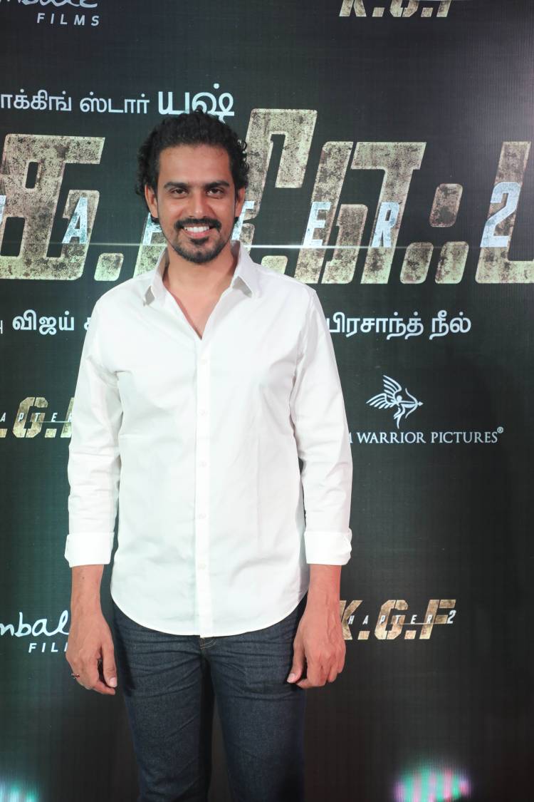 தமிழ் திரை உலகினர் கடும் உழைப்பாளிகள் என்றும், ஒவ்வொரு மொழிக்கும் உரிய மரியாதையை தர வேண்டுமென்றும் ‘கே ஜி எஃப் 2’ படத்தின் பத்திரிகையாளர் சந்திப்பில் பேசும்போது ‘ராக்கிங் ஸ்டார்’ யஷ் தெரிவித்தார்.