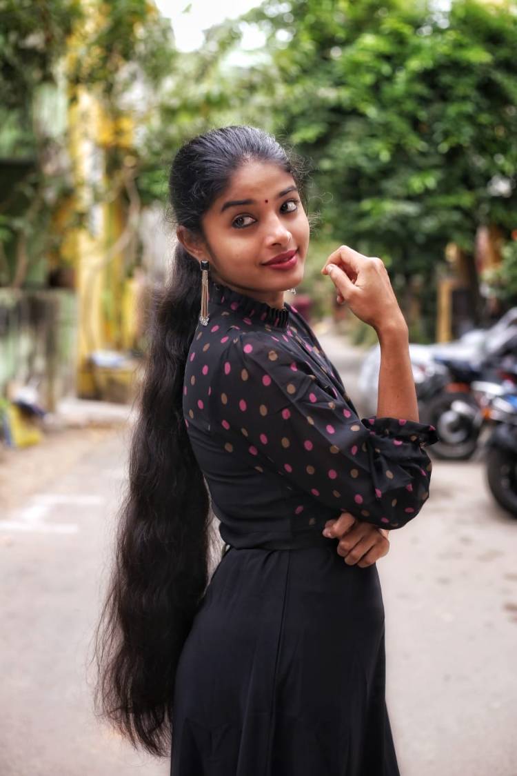 ஜல்லிக்கட்டு காளையை வளர்க்கும் ஷீலா ராஜ்குமார்