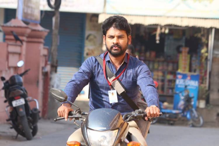 சொந்த வீடு வாங்க குடும்பத்துடன் போராடும் நடிகர் விமல்.