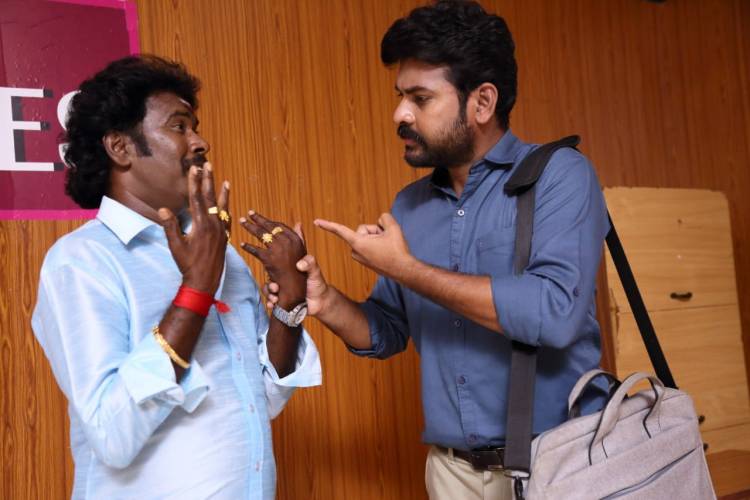 சொந்த வீடு வாங்க குடும்பத்துடன் போராடும் நடிகர் விமல்.