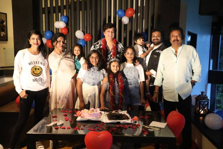 சுற்றுலா சென்ற நடிகை லக்ஷ்மி மஞ்சு சுற்றுலா தளத்தில் மகள் மற்றும் கணவரின் பிறந்தநாளை கொண்டாடினார்
