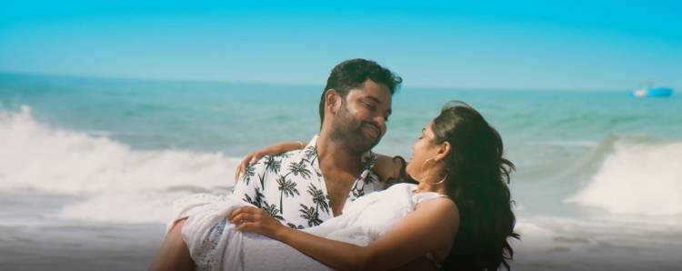 'என் பார்வையில் உன்னைத் தேடி' ரொமாண்டிக் பாடல் ஆல்பம் !  