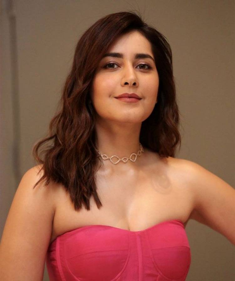 Raashii Khanna's diehard fan gets her autograph tattooed on his hand
