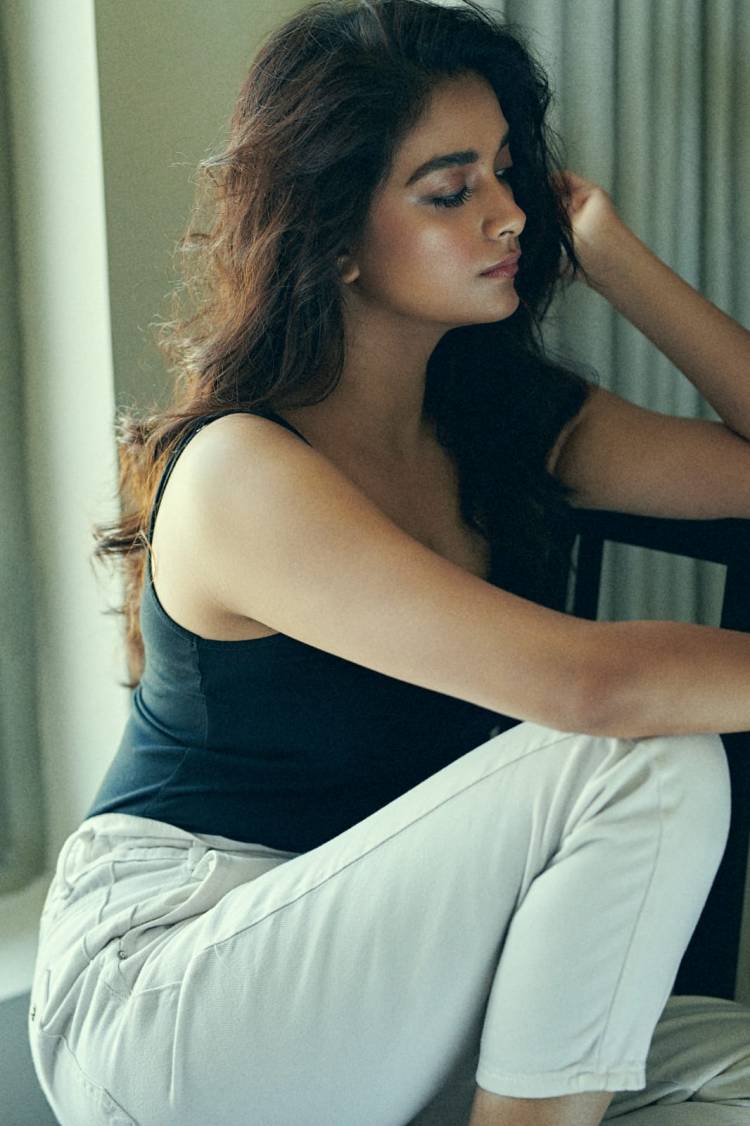 Shuffle the deck, she’s the queen of the pack