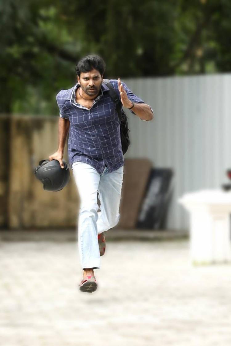 'துரிதம்' படத்திற்கு வழிகாட்டிய வலிமை பட இயக்குனர்