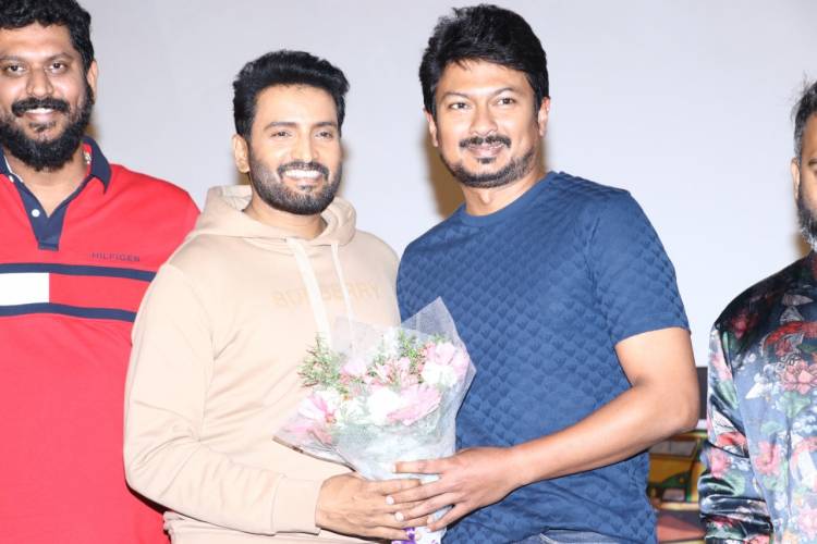 ’பார்த்தா’ சந்தானத்துக்காக பார்க்காமலே வாங்கிய படம் ‘குலுகுலு’ உதயநிதி கலகல