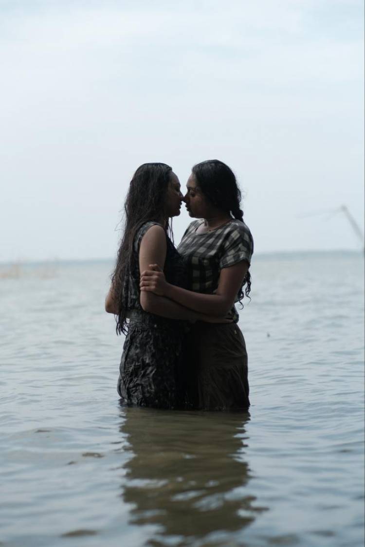 லெஸ்பியன் டிராமா "ஹோலி வுண்ட்" ஆகஸ்ட் 12, 2022 முதல் SS Frames OTT தளத்தில் ஸ்ட்ரீம் செய்யப்படவுள்ளது 