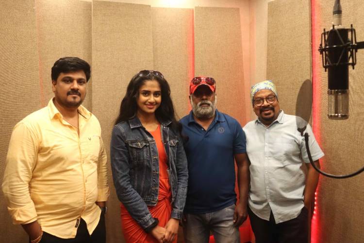 டொரண்டோவில் இருந்து பிரத்யோகமாக வரவழைக்கப்பட்ட பின்னணி பாடகி விதுசாயினி 