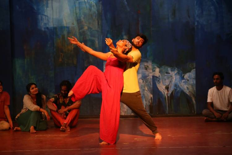 "நட்சத்திரம் நகர்கிறது " காதல் படம் அல்ல காதலைப்பற்றிய படம்.- பா. இரஞ்சித்