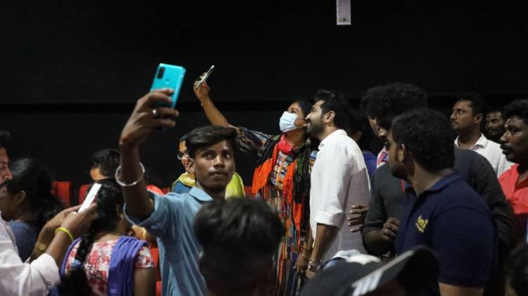 ”சினம்”  படத்தின் வெளியீட்டை முன்னிட்டு 3 நாள் தமிழ்நாடு சுற்றுலாவில், ரசிகர்களின் பேரன்பில் மிதந்த நடிகர் அருண் விஜய்!!