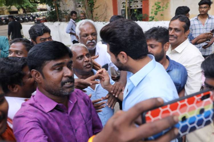 ”சினம்”  படத்தின் வெளியீட்டை முன்னிட்டு 3 நாள் தமிழ்நாடு சுற்றுலாவில், ரசிகர்களின் பேரன்பில் மிதந்த நடிகர் அருண் விஜய்!!