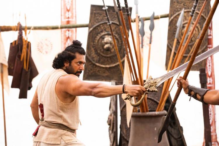 வந்தியத் தேவனின் கேரக்டருக்கே பிறந்தவர் கார்த்தி.  "பொன்னியின் செல்வன்" ஜெயம் ரவி..