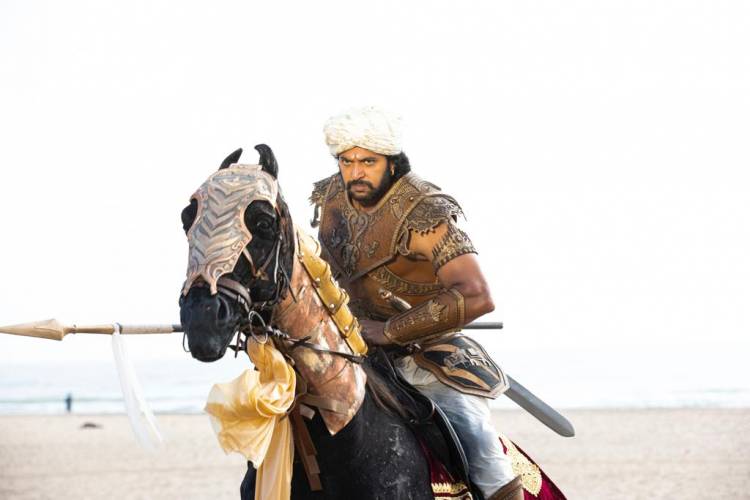 வந்தியத் தேவனின் கேரக்டருக்கே பிறந்தவர் கார்த்தி.  "பொன்னியின் செல்வன்" ஜெயம் ரவி..