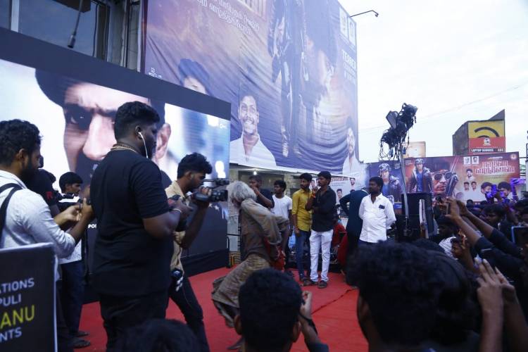 'நானே வருவேன்' படத்தின் டீஸர் ரசிகர்களின் முன்னிலையில் வெளியீடு