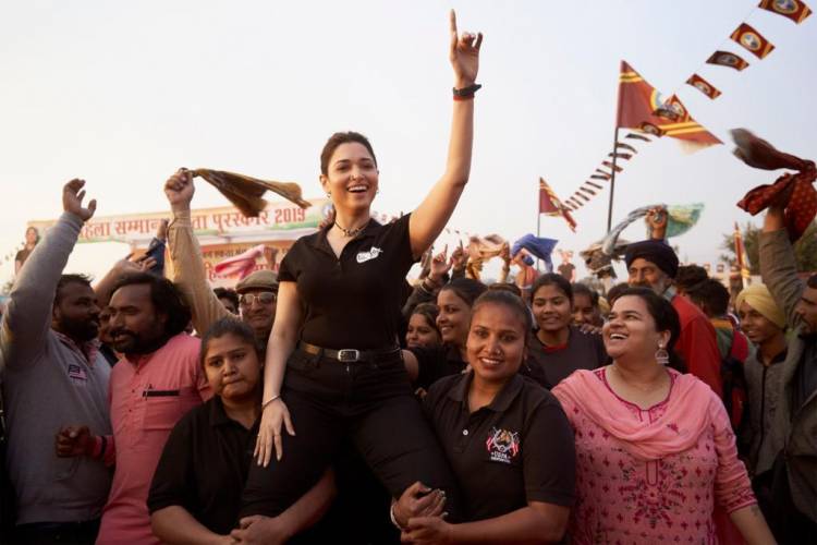 Penned by Dr Kiruthiyaa with vocals by Roshan Sebastian , Vasamaana talks about the magic of one sided love! Music on Zee Music Company