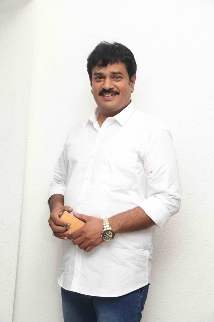 நடிப்போடு, தமிழும் கற்றுக் கொடுத்த இயக்குனர்!