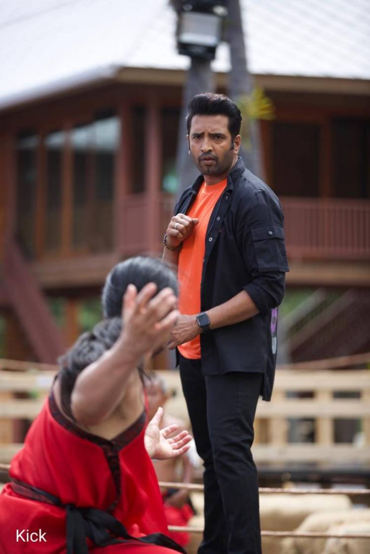 Santhanam's "Kick" is an entertaining film that will make you laugh and forgot all sorrows. 