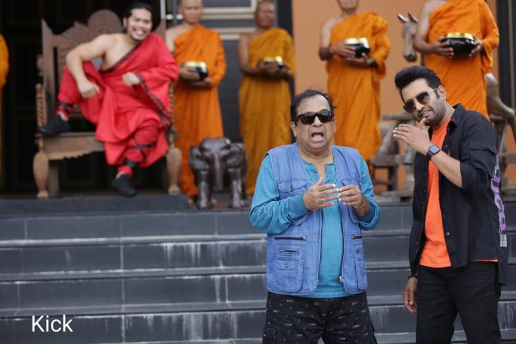 Santhanam's "Kick" is an entertaining film that will make you laugh and forgot all sorrows. 