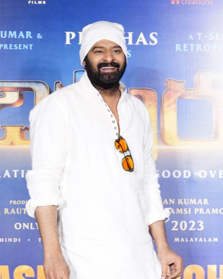 ’’ஆதி புருஷ்’ டீஸர் பார்த்தபோது குழந்தையாக மாறிவிட்டேன்”-பிரபாஸ்