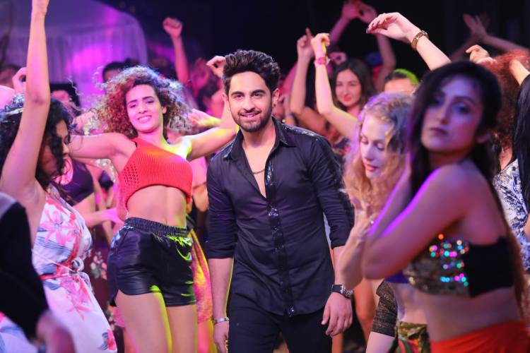 'பனாரஸ்' படத்தினை தமிழகத்தில் வெளியிடும் சக்தி ஃபிலிம் பேக்டரி