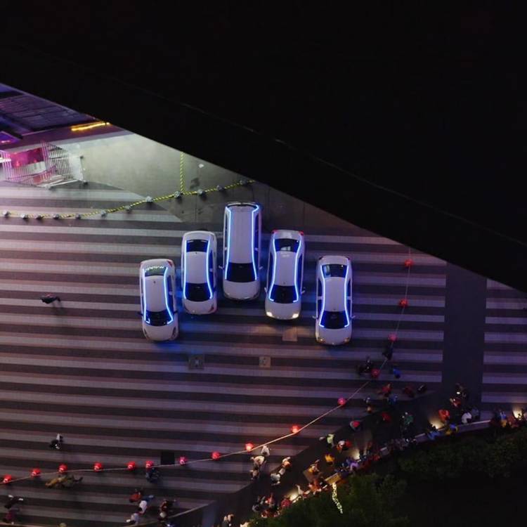 டிஸ்னி+ ஹாஸ்டார் - ‘ராக்ஸ்டார்’ அனிருத்தின் பிரமாண்ட மியூசிக் கான்செர்ட் நிகழ்ச்சிக்காக,  தனித்துவமான விளம்பரங்கள் செய்து, ரசிகர்களை வியப்பில் ஆழ்த்தியுள்ளது!!