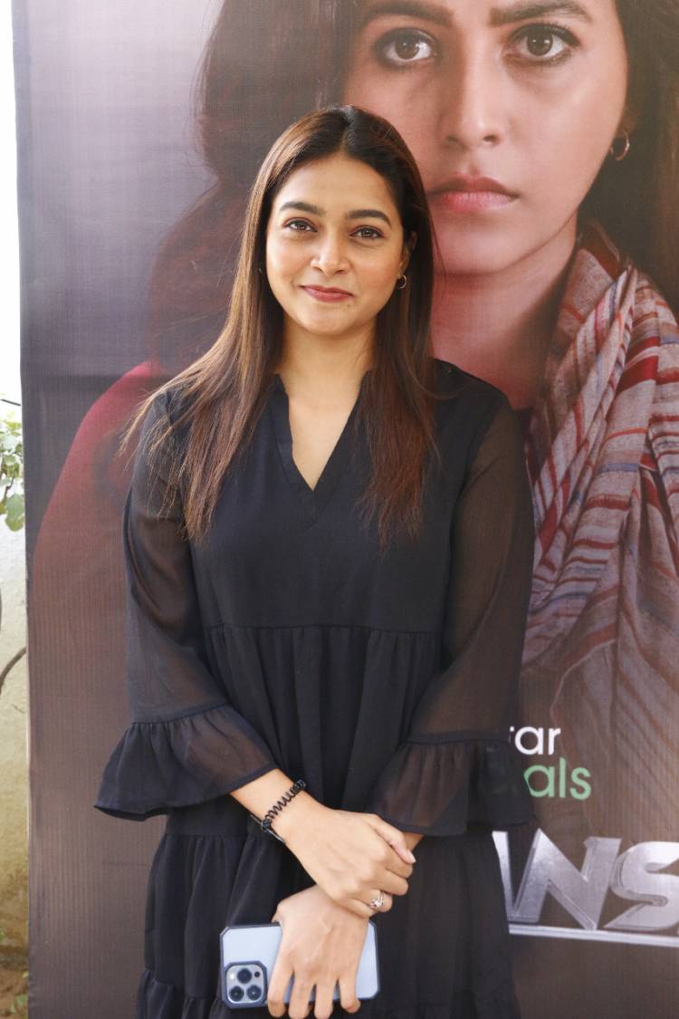 Anjali starrer “Jhansi” web series Press Meet! 