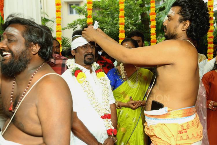 Vision Cinema House Dr. D. Arulanandhu presents  Filmmaker Hari Haran Ram directorial Actor Rio Raj’s new movie launched with ritual ceremony Filmmaker Lokesh Kanagaraj’s friendly gesture of operating the clapboard for the first shot