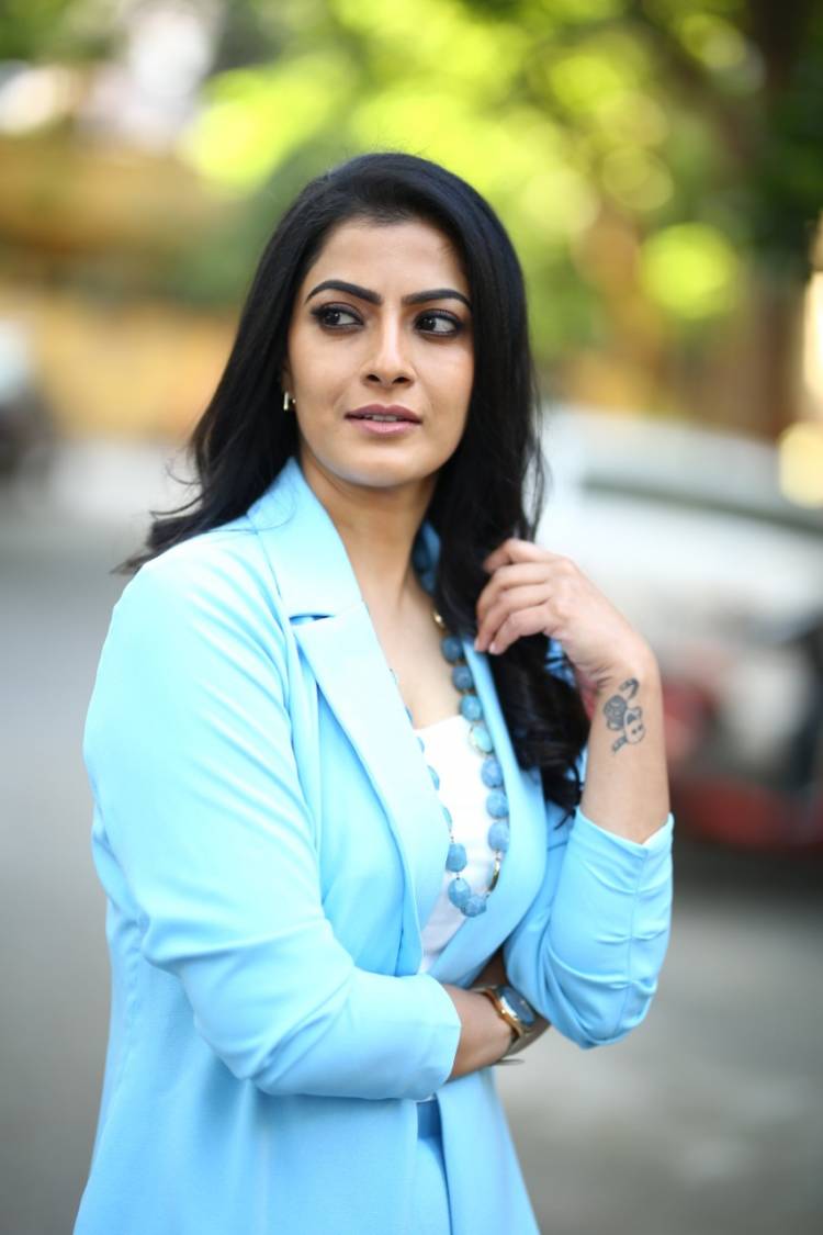 Story is the hero in Yashoda & it's surely worth your money - Varalaxmi Sarathkumar 