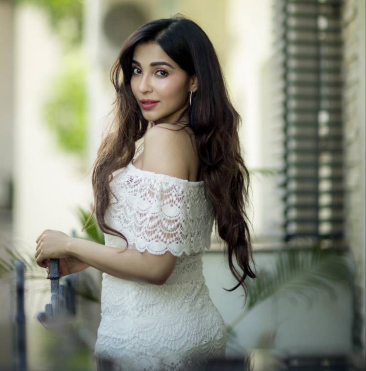 அன்பான ரசிகர்களே.. நண்பர்களே.. மற்றும் அன்புமிக்க பொது மக்களே...!