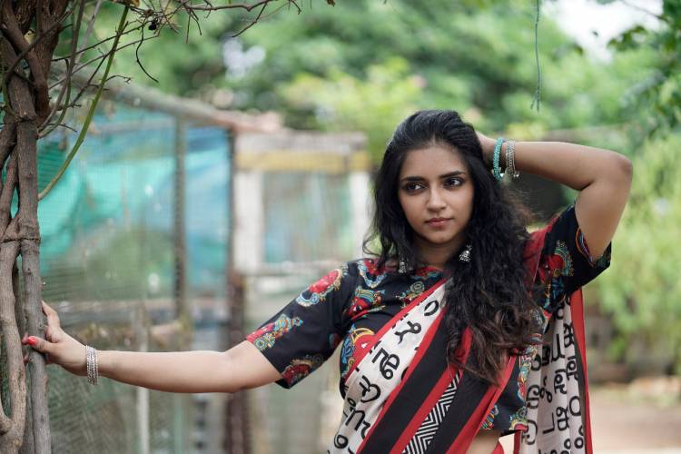 பொன்னியின் செல்வன் போன்ற வரலாற்றுப் படங்களில் நடிக்க ஆசை- வசுந்தரா