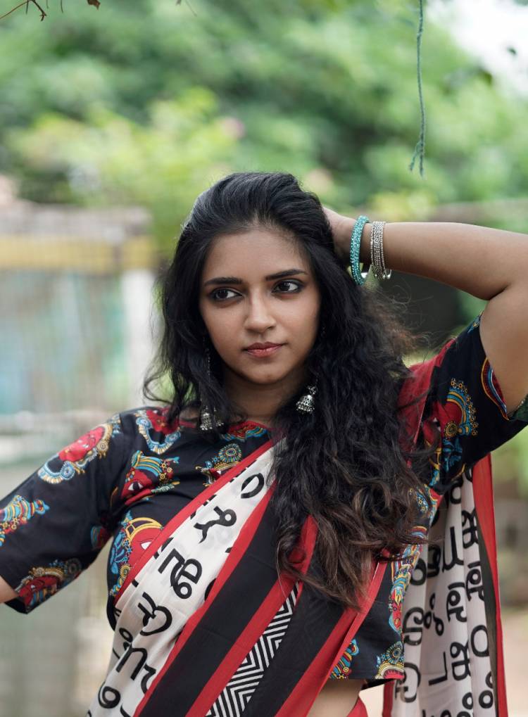 பொன்னியின் செல்வன் போன்ற வரலாற்றுப் படங்களில் நடிக்க ஆசை- வசுந்தரா