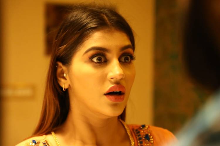 யாஷிகா ஆனந்த் பேயாக மிரட்டும் ஹாரர் படம் " சைத்ரா "  M. ஜெனித்குமார் இயக்கியுள்ளார்.