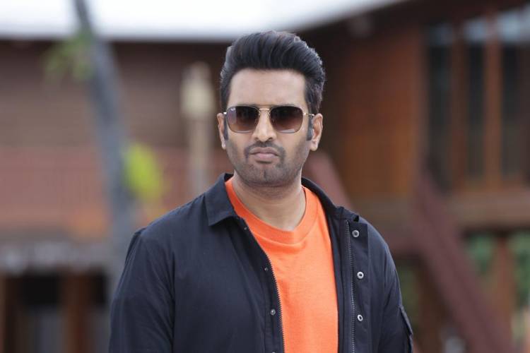 வைரலாகி வரும் சந்தானத்தின் காமெடி “கிக்” பட மேக்கிங் வீடியோ!  விரைவில் திரையில் !!! 