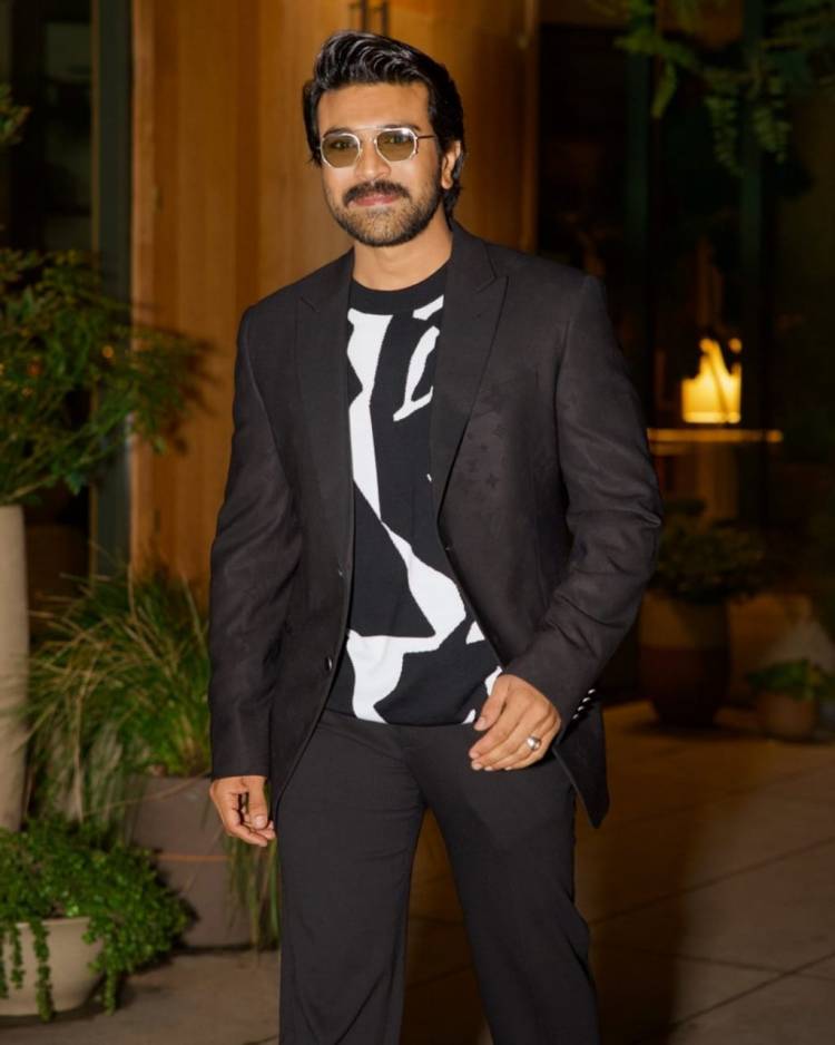 பிரத்யேக ஸ்டைலில் ஆடை அணிந்ததற்காக பாராட்டுகளை குவிக்கும் ராம் சரண்