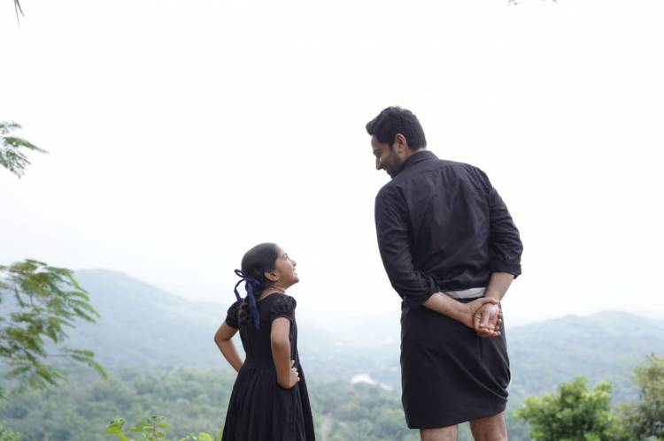 சமீபத்தில் வெளியாகி ஹிட்டான 'காந்தாரா' படத்தைப் போல், தற்போது மலையாளத்தில் வெளியாகி மெகா ஹிட்டான 'மாளிகப்புரம்' பரபரப்பாக பேசப்பட்டு வருகிறது. இது தமிழில் வருகிற 26ம் தேதி குடியரசு தினத்தில் வெளியாகிறது. மக்களிடத்தில் இதன் எதிர்பார்ப்பும் அதிகமாகியுள்ளது. 