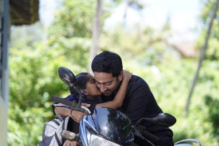 சமீபத்தில் வெளியாகி ஹிட்டான 'காந்தாரா' படத்தைப் போல், தற்போது மலையாளத்தில் வெளியாகி மெகா ஹிட்டான 'மாளிகப்புரம்' பரபரப்பாக பேசப்பட்டு வருகிறது. இது தமிழில் வருகிற 26ம் தேதி குடியரசு தினத்தில் வெளியாகிறது. மக்களிடத்தில் இதன் எதிர்பார்ப்பும் அதிகமாகியுள்ளது. 