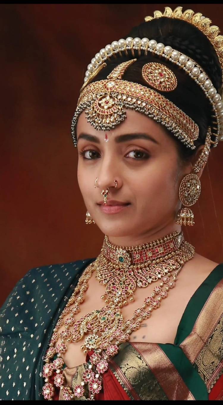 "அக நக முகநகையே.."  வந்தியத்தேவன் , குந்தவையின் அழகான காதல் பாடல்  வெளியானது