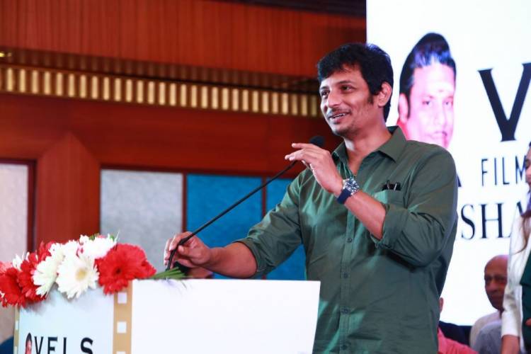 தேசிய பங்கு சந்தையில் பட்டியலிடப்பட்ட வேல்ஸ் ஃபிலிம் இன்டர்நேஷனல் லிமிடெட் நிறுவன பங்குகள்