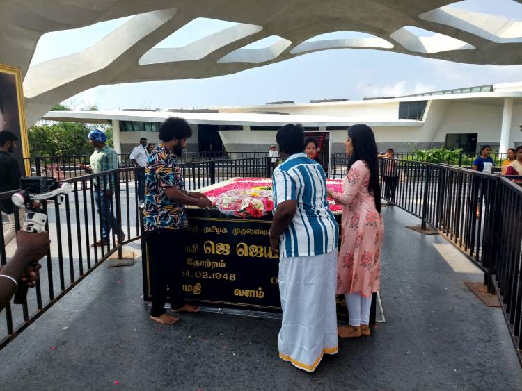 “செங்களம்” இணையத்தொடரின் வெற்றியை அரசியல் ஆளுமைகளின் நினைவிடங்களில் கொண்டாடிய படக்குழு !!! 