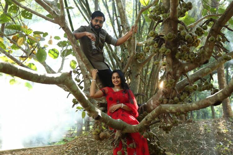 தளபதி விஜய் மற்றும் சூப்பர்ஸ்டார் ரஜினி படங்களுக்கு பாடல்கள் எழுதிய பாடலாசிரியர், ஜூலியன் அண்ட் ஜெரோமோ இன்டர்நேஷனல் நிறுவனம் தயாரிப்பில் சத்யராஜ், ஸ்ரீபதி நடிக்கும் அங்காரகன் படத்தின் மூலம் இசையமைப்பாளராக அடியெடுத்து வைக்கிறார். 
