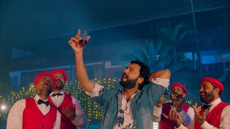 தளபதி விஜய் மற்றும் சூப்பர்ஸ்டார் ரஜினி படங்களுக்கு பாடல்கள் எழுதிய பாடலாசிரியர், ஜூலியன் அண்ட் ஜெரோமோ இன்டர்நேஷனல் நிறுவனம் தயாரிப்பில் சத்யராஜ், ஸ்ரீபதி நடிக்கும் அங்காரகன் படத்தின் மூலம் இசையமைப்பாளராக அடியெடுத்து வைக்கிறார். 