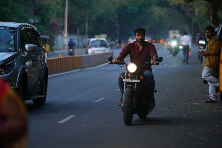 Aval Peyar Rajni First Look Revealed!