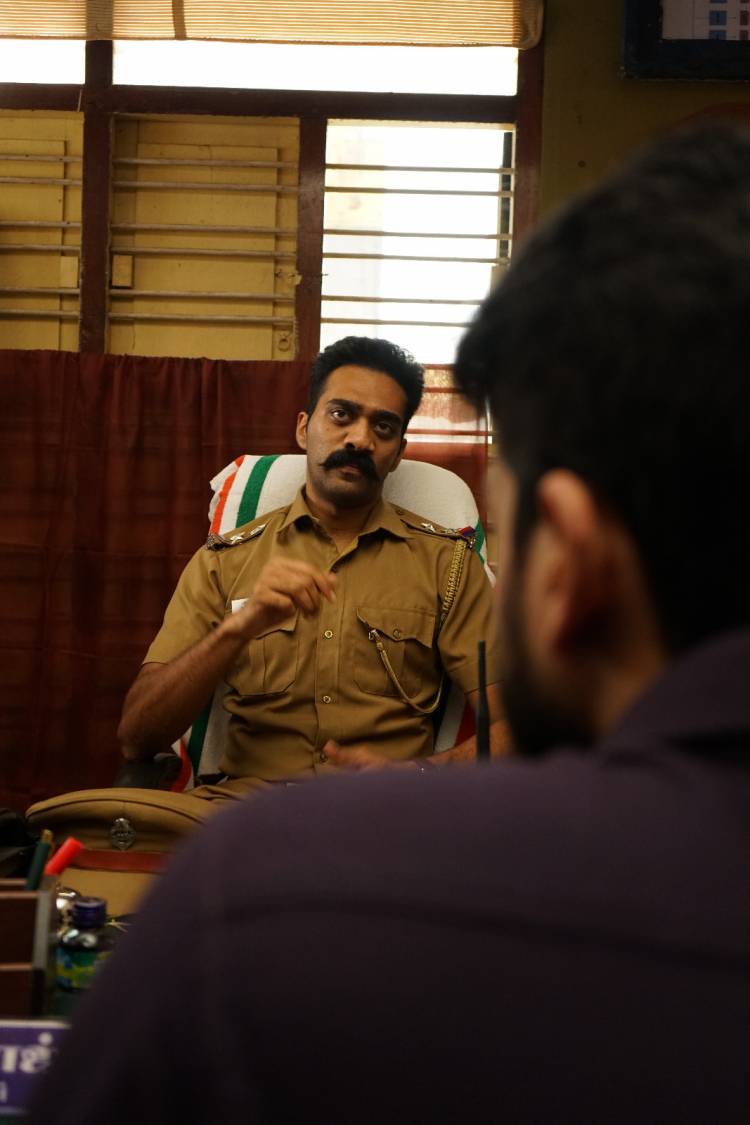 Aval Peyar Rajni First Look Revealed!