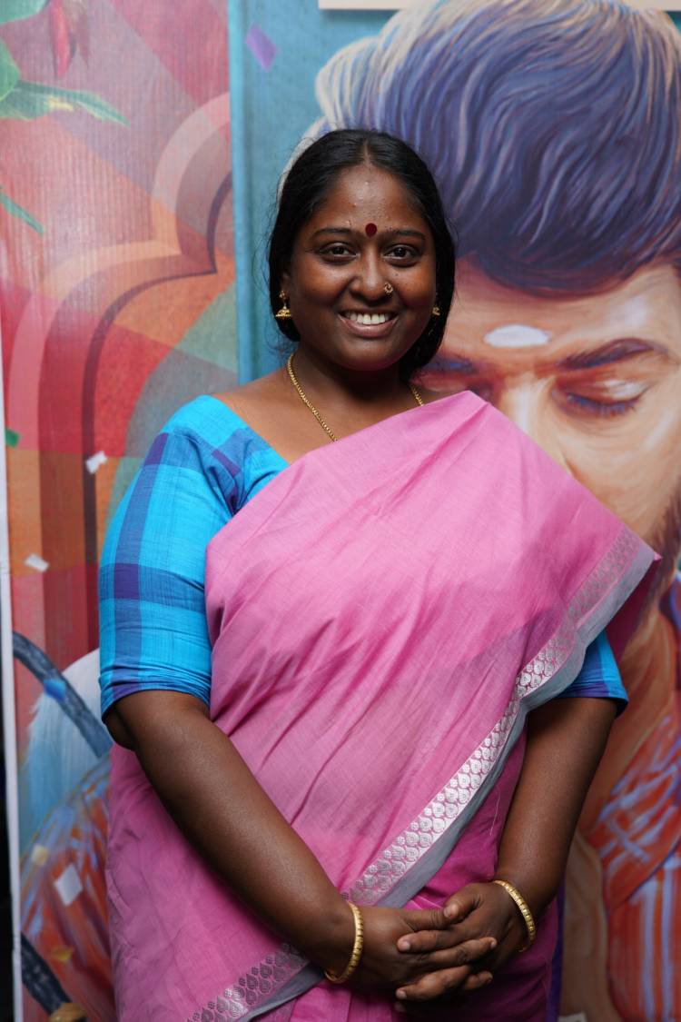 கிராமிய பின்னணியிலான முழு நீள குடும்ப பொழுதுபோக்கு நகைச்சுவை சித்திரம் 'தெய்வ மச்சான்'