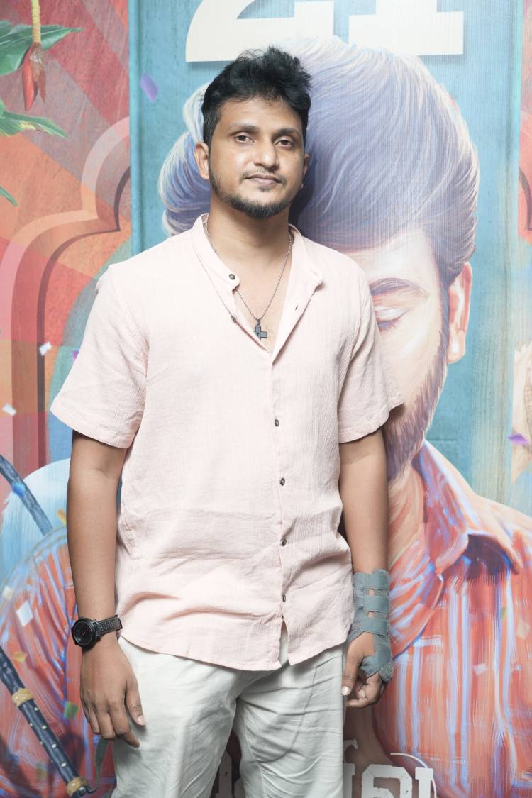 கிராமிய பின்னணியிலான முழு நீள குடும்ப பொழுதுபோக்கு நகைச்சுவை சித்திரம் 'தெய்வ மச்சான்'