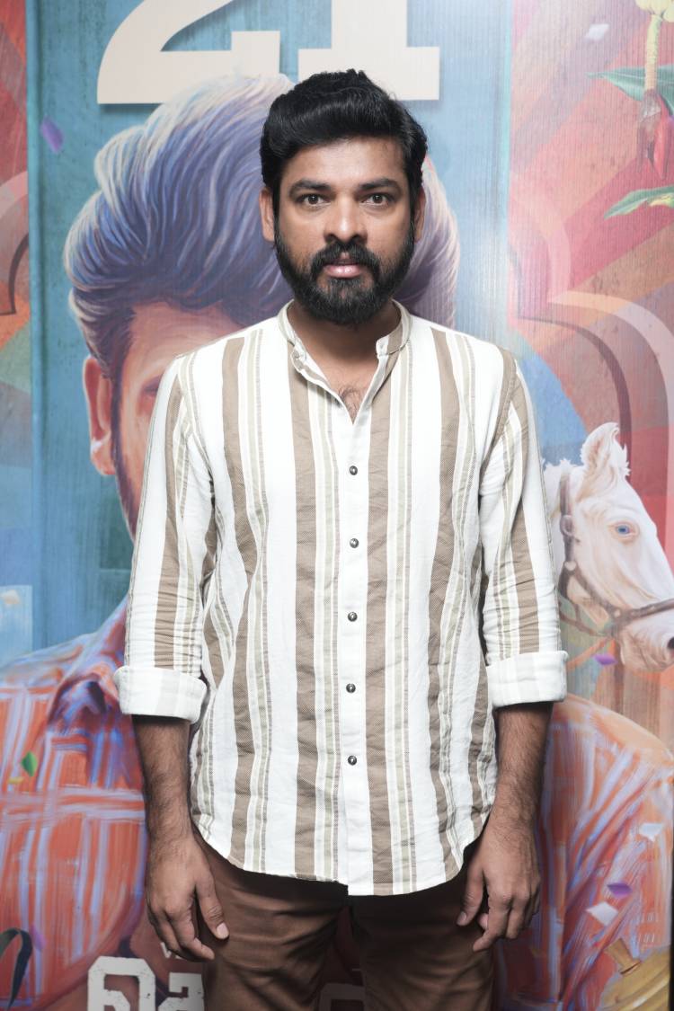 கிராமிய பின்னணியிலான முழு நீள குடும்ப பொழுதுபோக்கு நகைச்சுவை சித்திரம் 'தெய்வ மச்சான்'