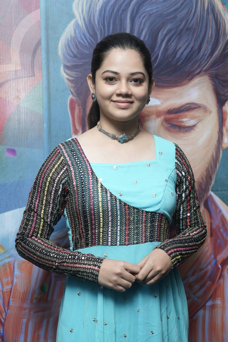 கிராமிய பின்னணியிலான முழு நீள குடும்ப பொழுதுபோக்கு நகைச்சுவை சித்திரம் 'தெய்வ மச்சான்'