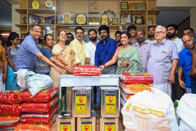 'ருத்ரன்' திரைப்படத்தின் மாபெரும் வெற்றியை ஆனந்தம் முதியோர் இல்லத்தில் கொண்டாடிய ராகவா லாரன்ஸ் சரத்குமார் உள்ளிட்ட படக்குழுவினர்