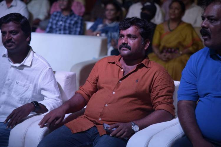 சத்ய ஜோதி பிலிம்ஸ் டி.ஜி. தியாகராஜன் வழங்கும் 'மரகத நாணயம்' புகழ் ஏ.ஆர்.கே.சரவணன் இயக்கத்தில் ஹிப்ஹாப் தமிழா ஆதி நடித்துள்ள 'வீரன்' படத்தின் ப்ரீ ரிலீஸ் ஈவண்ட்!