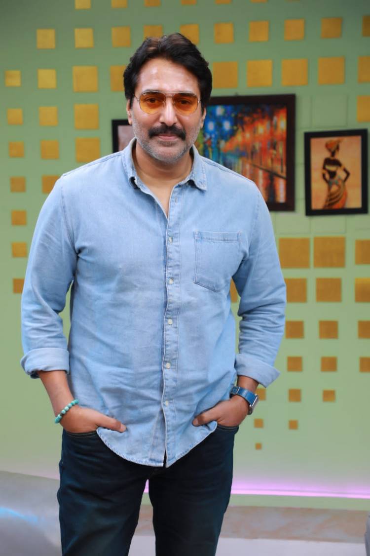 தமிழ், மலையாளம், தெலுங்கு, இந்தி மொழிகளில் கதானாயகனாகவும் முக்கிய முக்கிய கதாபத்திரத்திலும் தேர்ந்தெடுத்து நடித்து வருபவர் ரஹ்மான். பலரது உள்ளங்களை கொள்ளை கொண்ட இவர் இன்று 23.5.2023 தனது பிறந்தநாளை  எளிமையாக கொண்டாடுகிறார்.